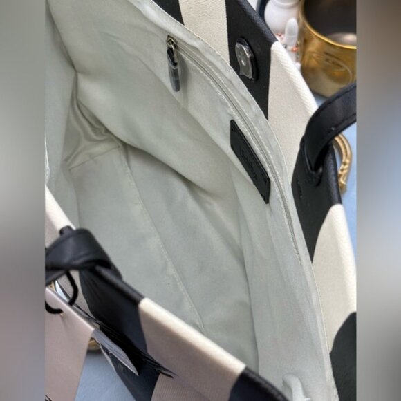 🆕 KARL LAGERFELD PARIS 🧿 NWT Hotel Beach Stripe Tote, Black & White - Picture 12 of 15